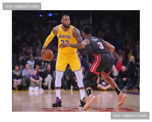 二十年前,韦德率领热火在总决赛0-2落后情况下逆转夺冠 二十年前,韦德率领热火在总决赛0-2落后情况下逆转夺冠